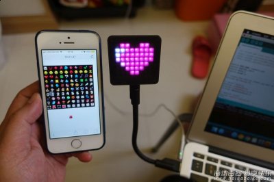 心情不错，制造一款 IoT Emoji 标牌 