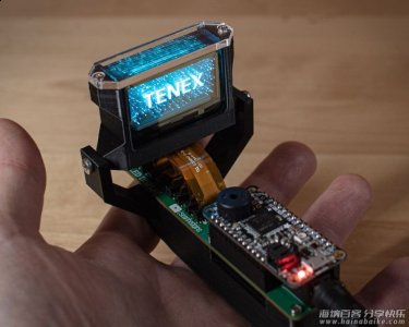 TENEX 科技感十足的 OLED 显示器 