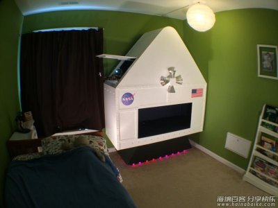 亲爹再次为孩子用做了个“太空船” 